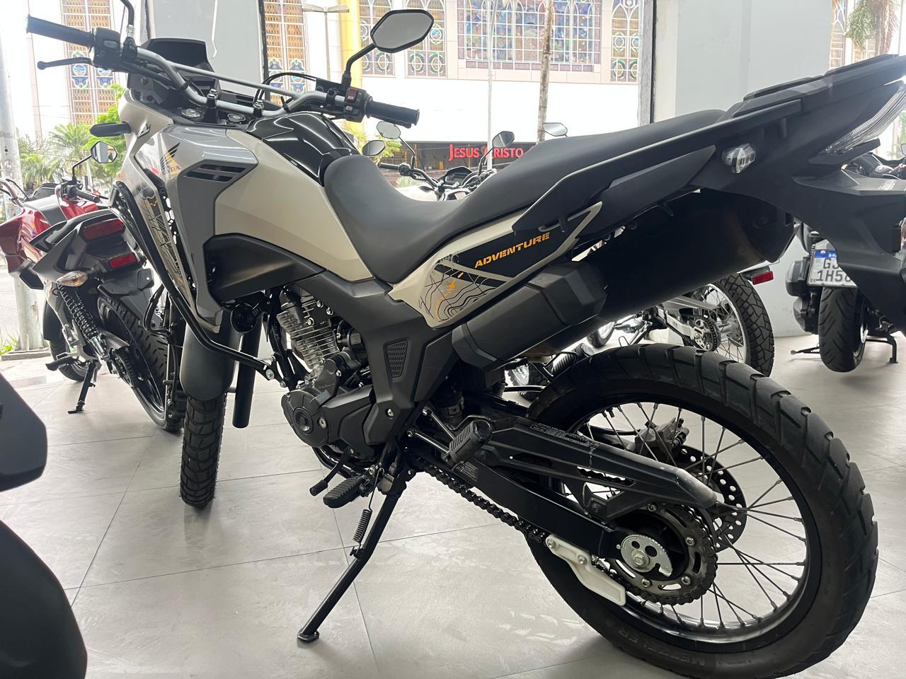 HONDA SHARA 300 ADVENTURE ABS 2025 - Imagem 5